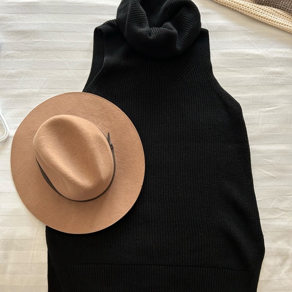 Banana Republic Sleeveless knit turtleneck - size small - Picture 5 of 5